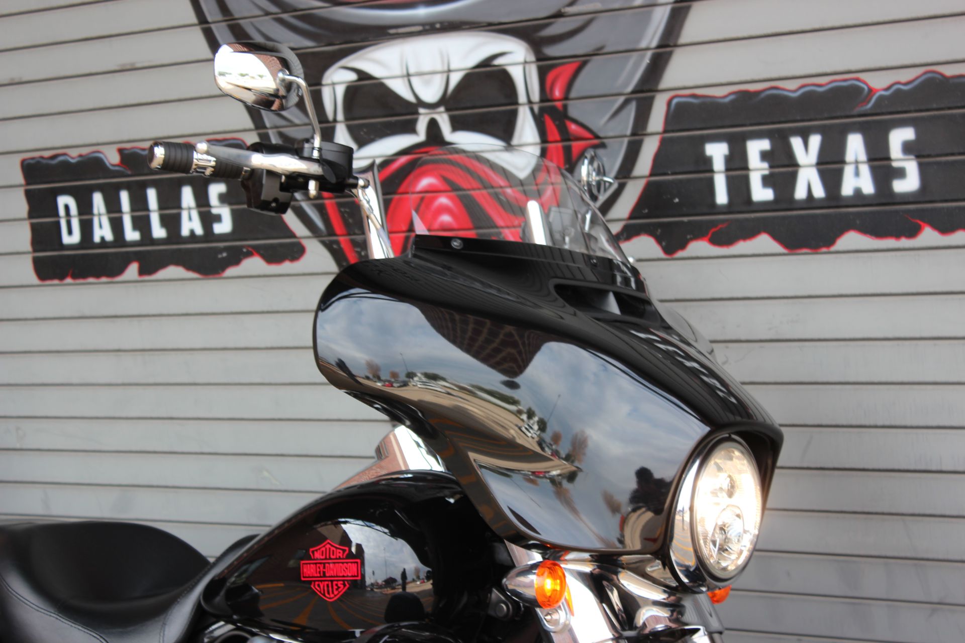 2019 Harley-Davidson Electra Glide® Standard in Carrollton, Texas - Photo 2