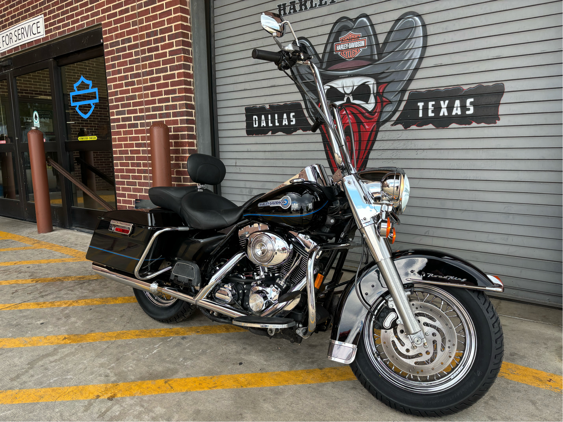 2006 Harley-Davidson Road King® Peace Officer Special Edition in Carrollton, Texas - Photo 2