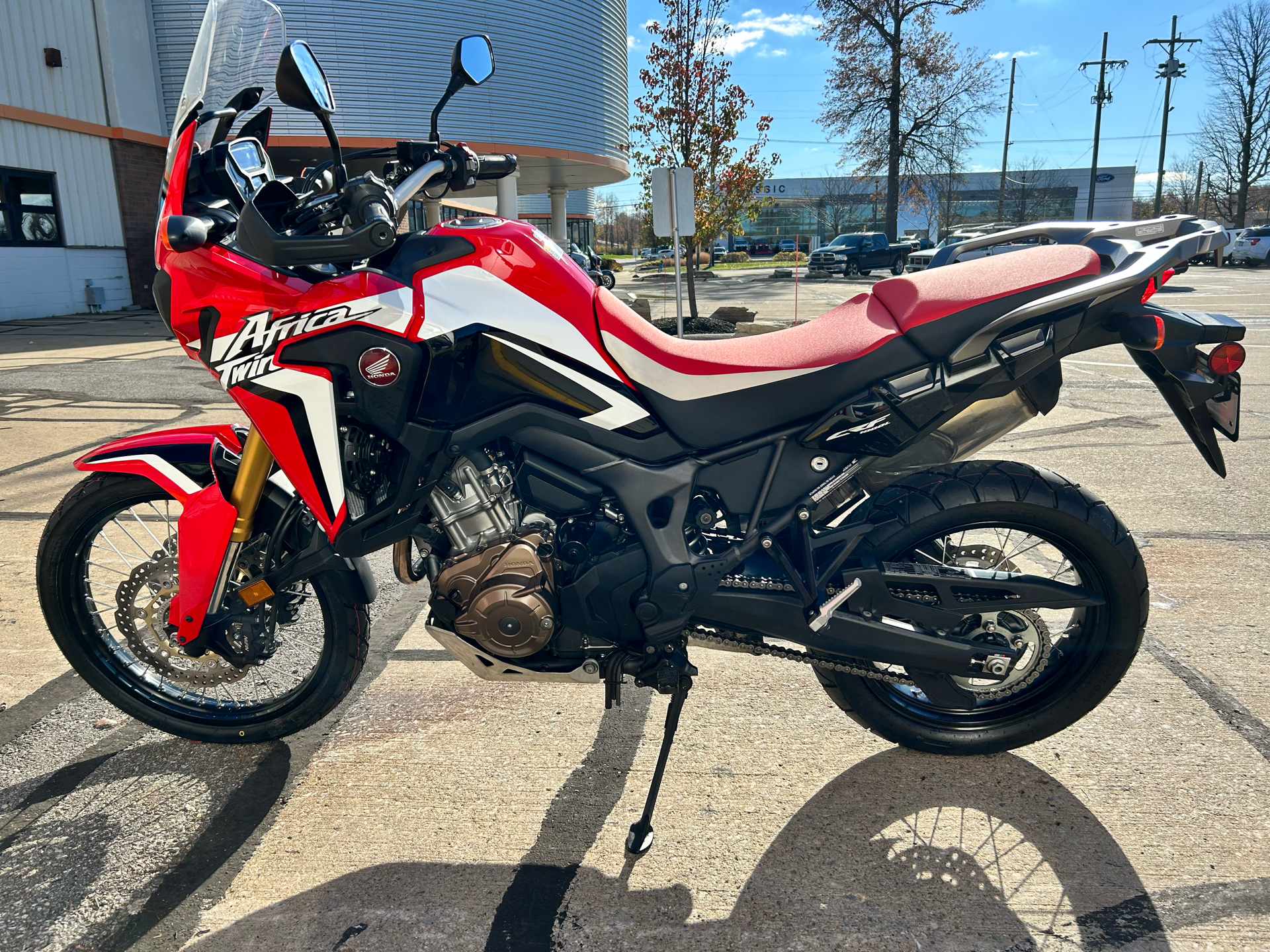 2017 Honda Africa Twin DCT in Mentor, Ohio - Photo 2