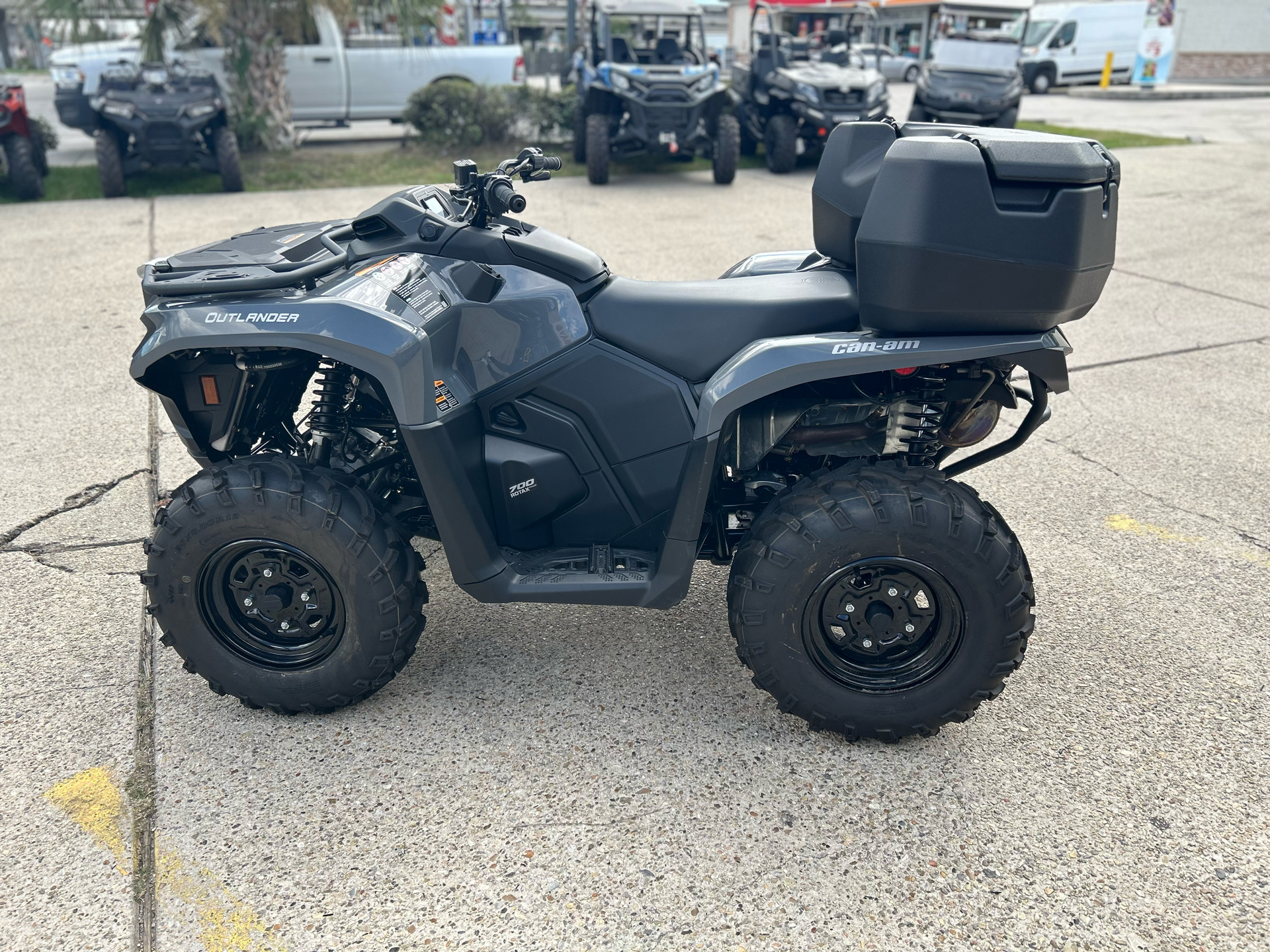 2023 Can-Am Outlander DPS 700 in Kenner, Louisiana - Photo 1