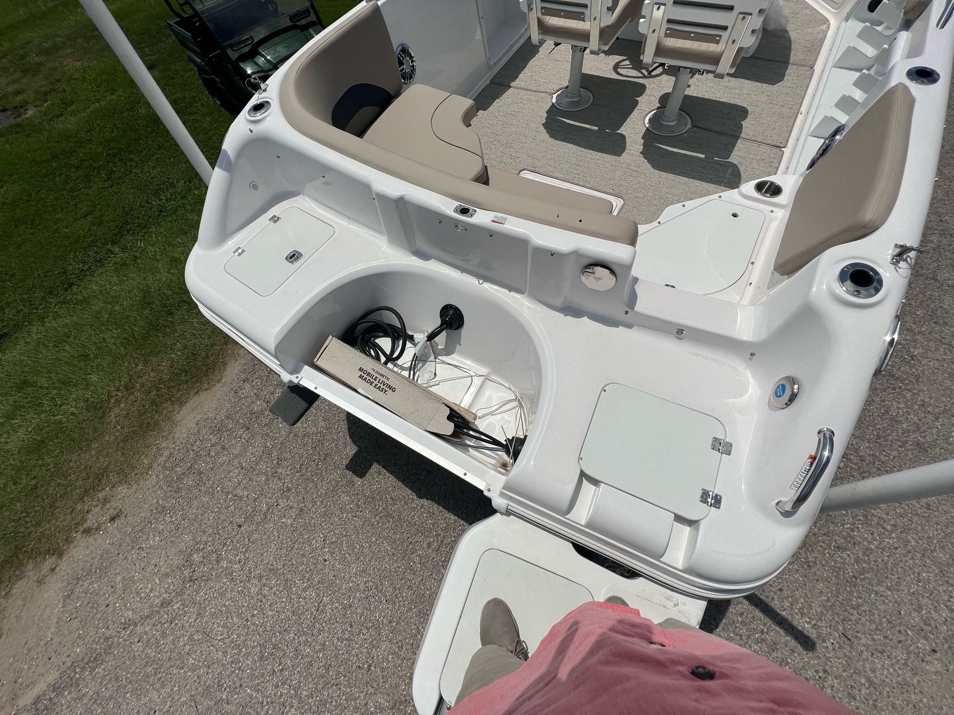 2023 Hurricane SunDeck Sport 231 OB in Kenner, Louisiana - Photo 5