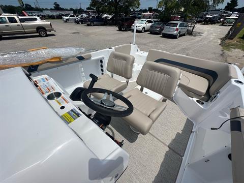 2023 Hurricane SunDeck Sport 231 OB in Kenner, Louisiana - Photo 7