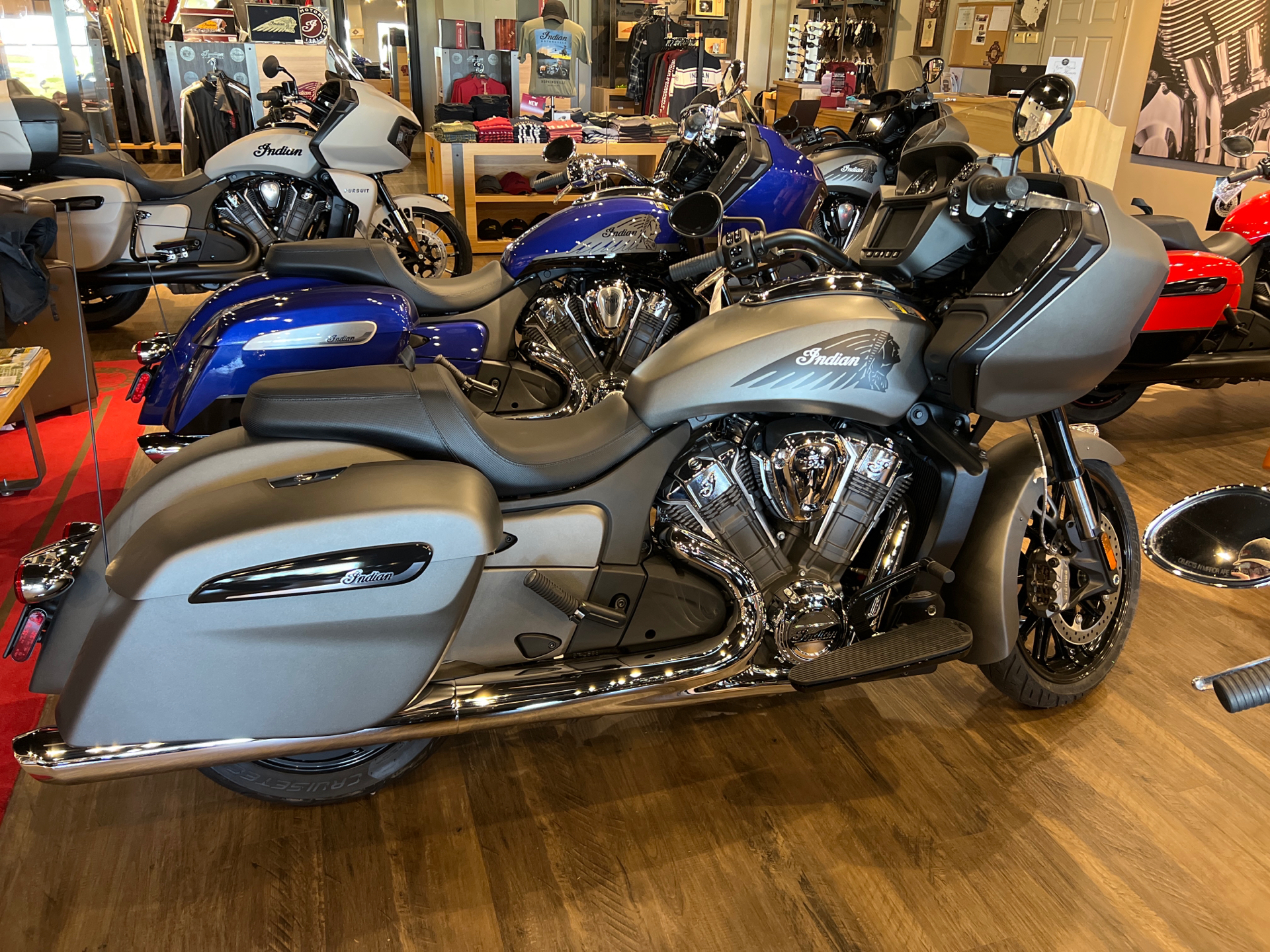 2023 Indian Motorcycle Challenger® in Hopkinsville, Kentucky - Photo 2