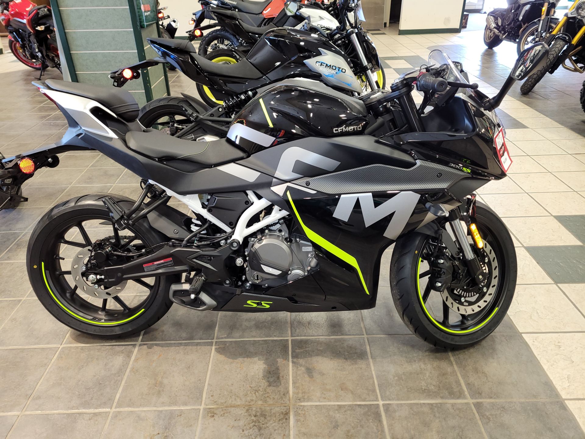 2022 CFMOTO 300SS in Wilkes Barre, Pennsylvania - Photo 1
