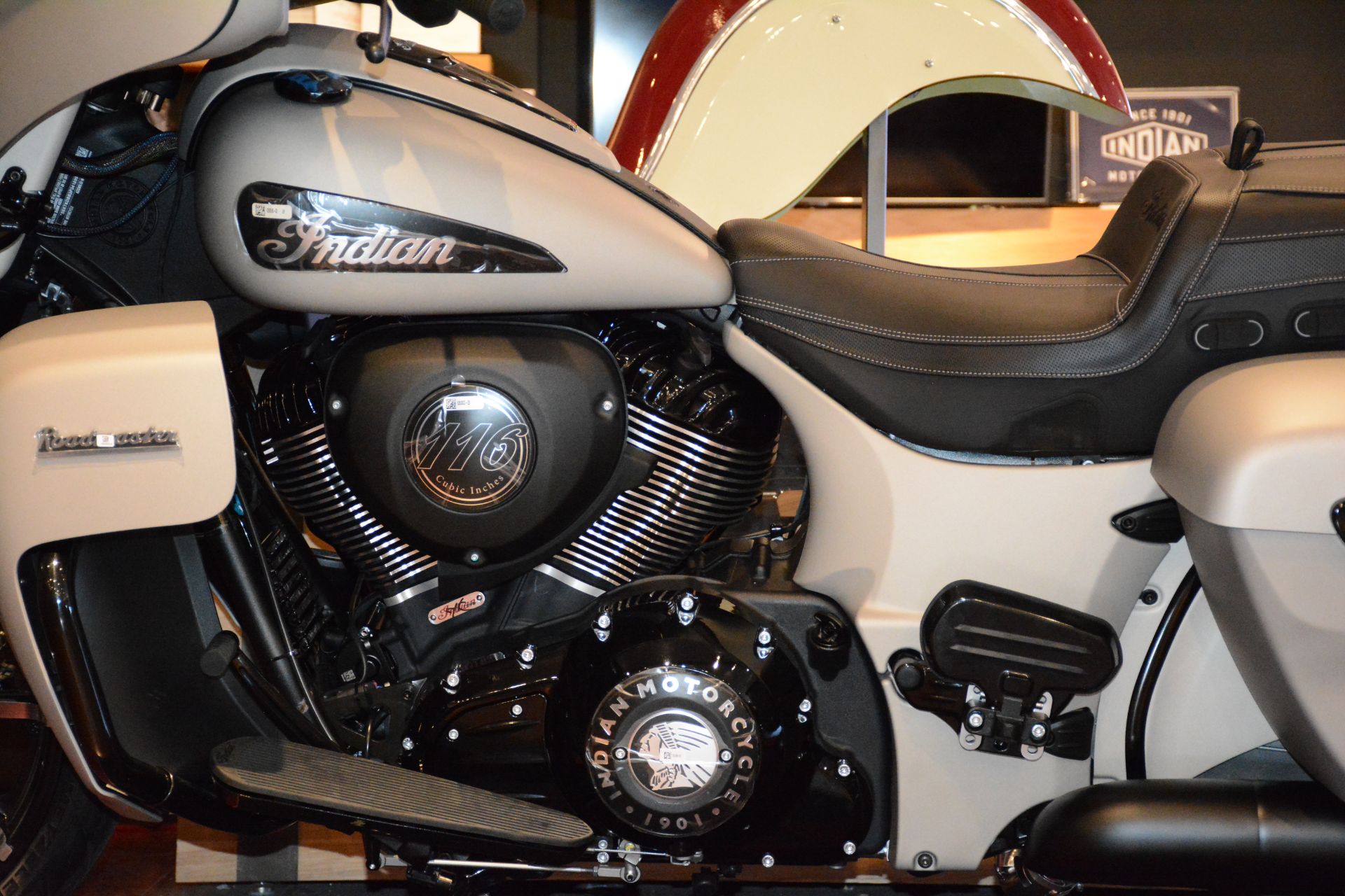 2023 Indian Motorcycle Roadmaster® Dark Horse® in El Paso, Texas - Photo 6