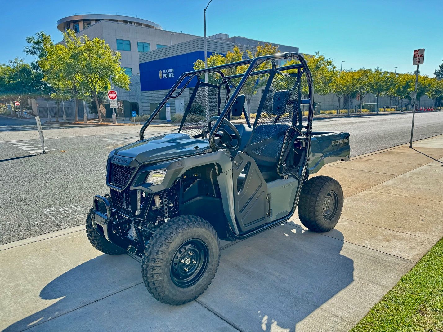 2025 Honda Pioneer 520 in EL Cajon, California - Photo 4