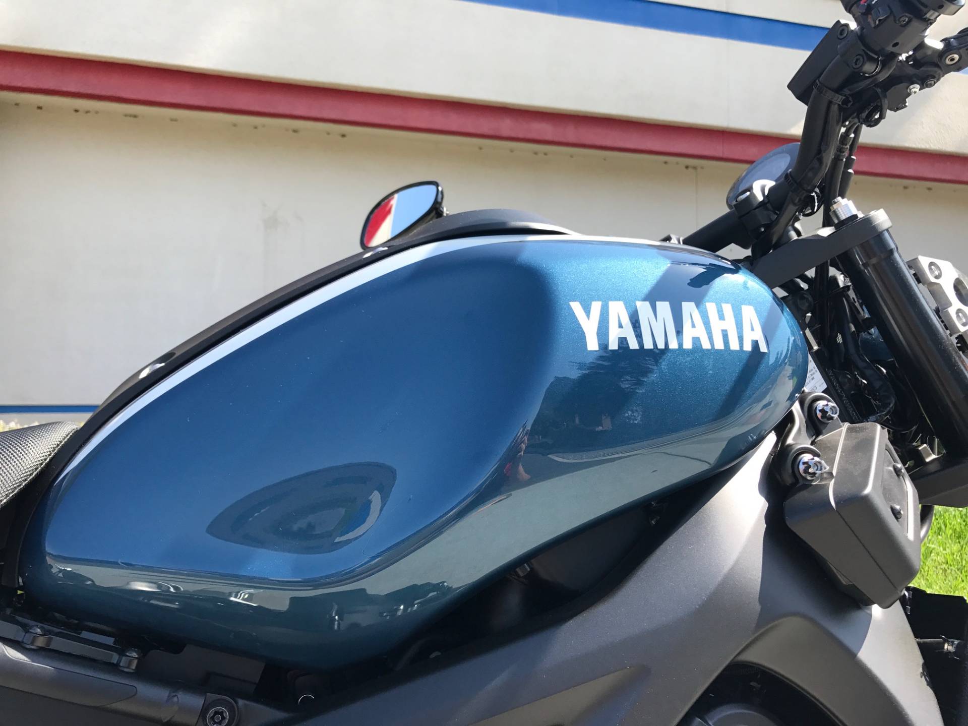 2017 Yamaha XSR900 11
