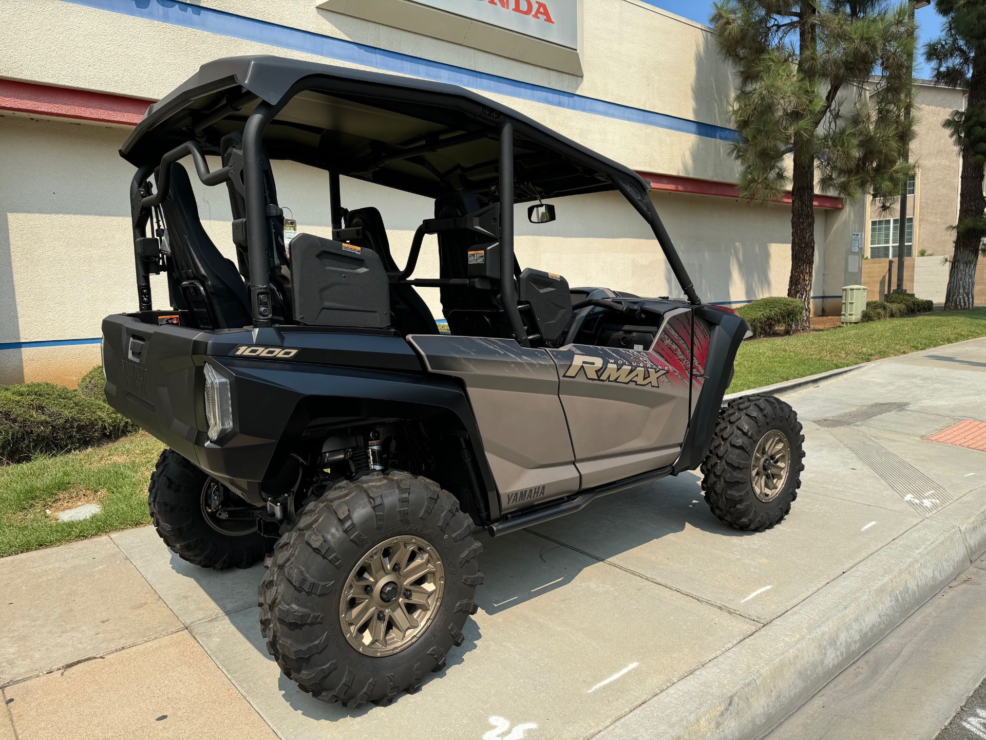 2024 Yamaha Wolverine RMAX4 1000 Compact XT-R in EL Cajon, California - Photo 8