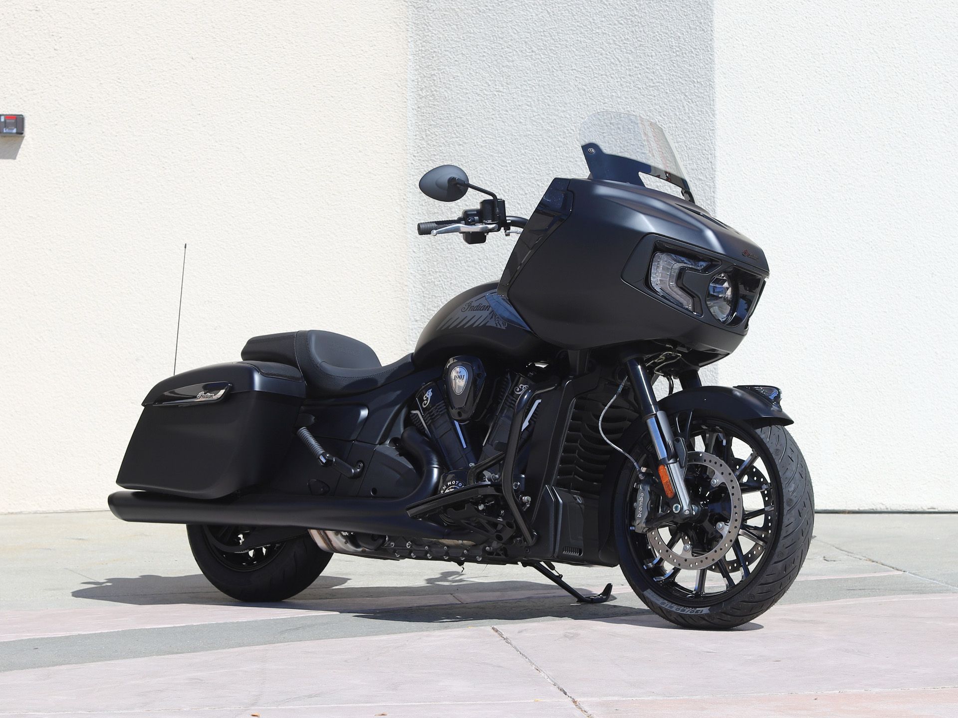 2024 Indian Motorcycle Challenger® Dark Horse® with PowerBand Audio Package in EL Cajon, California - Photo 2