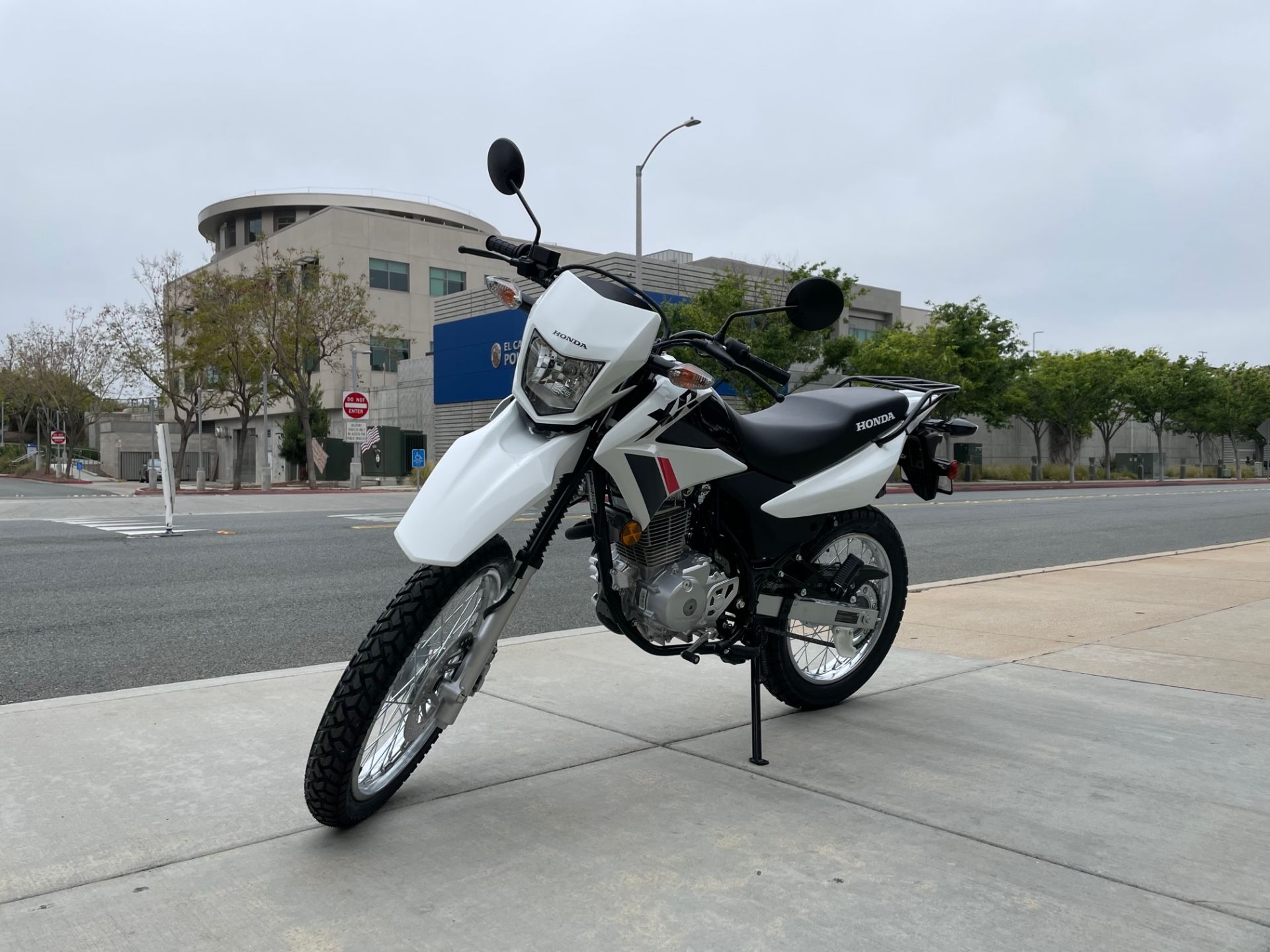 2024 Honda XR150L in EL Cajon, California - Photo 4