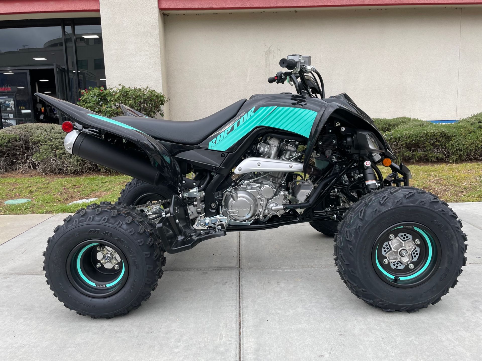 New 2024 Yamaha Raptor 700R SE ATVs in EL Cajon CA N/A Yamaha Black