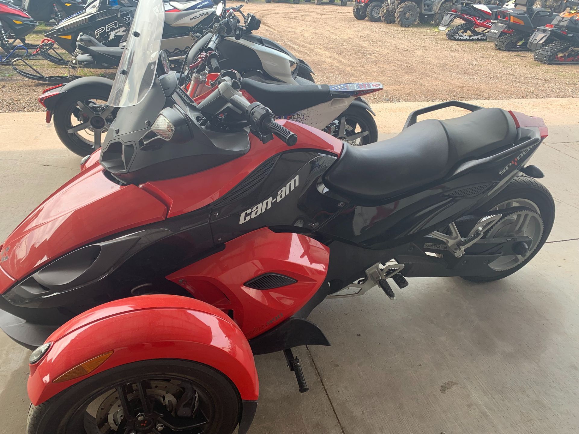 2009 Can-Am Spyder™ GS Roadster with SE5 Transmission (semi auto) in Antigo, Wisconsin - Photo 2