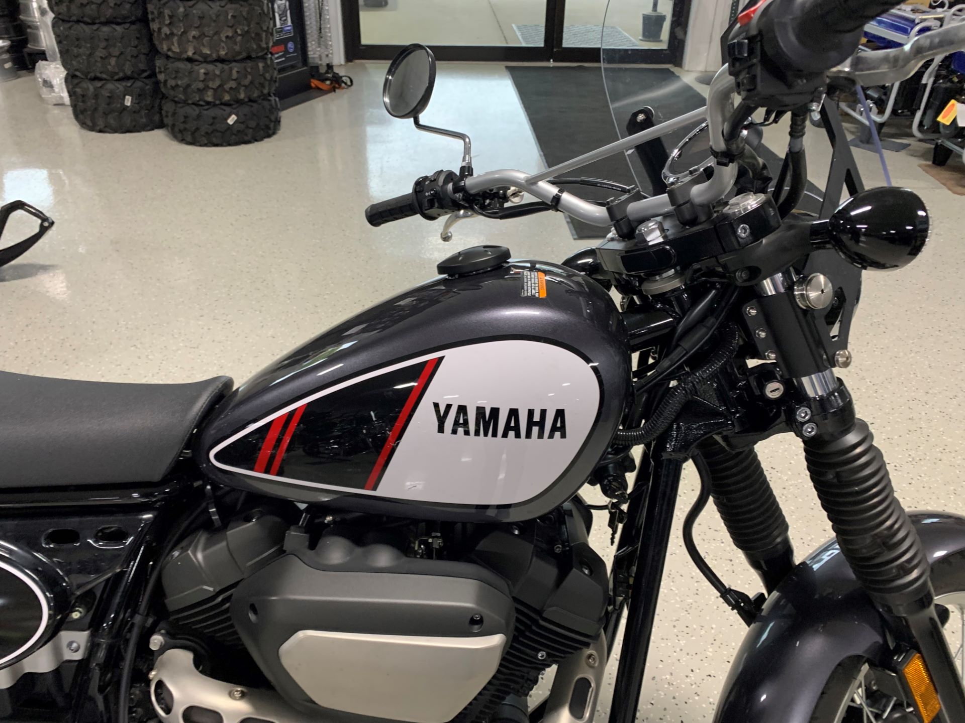 2017 Yamaha SCR950 in Antigo, Wisconsin - Photo 2