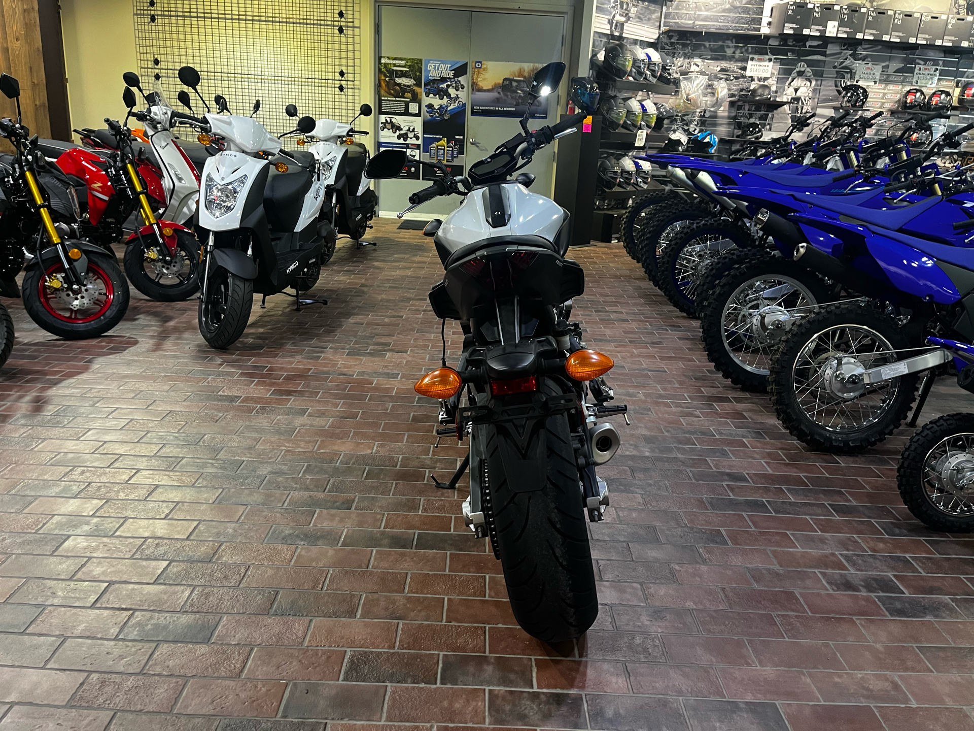 2015 Yamaha FZ-07 in Traverse City, Michigan - Photo 4