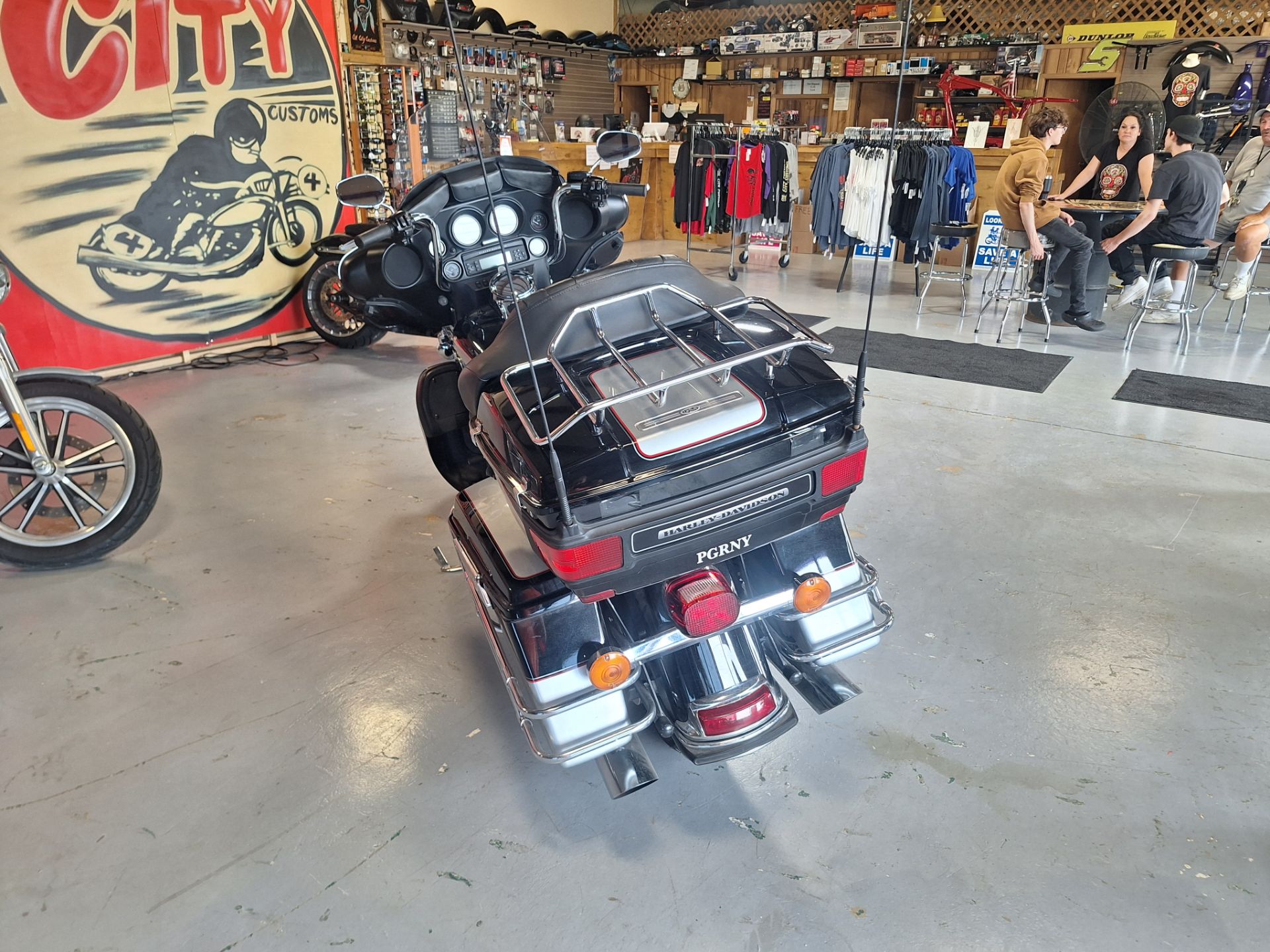 2010 Harley-Davidson Ultra Classic® Electra Glide® in Cicero, New York - Photo 4