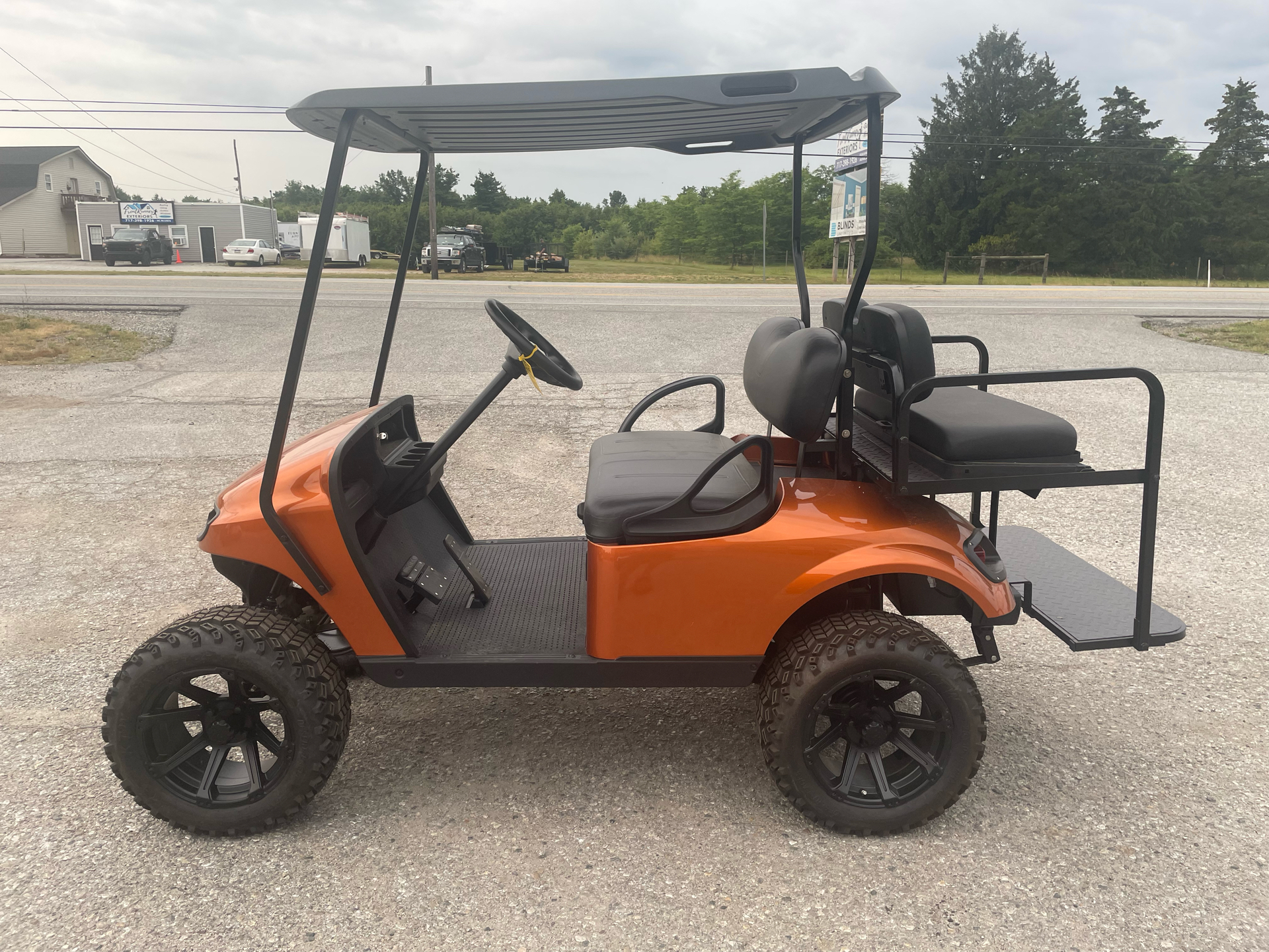 2019 E-Z-GO TXT G in New Oxford, Pennsylvania - Photo 2