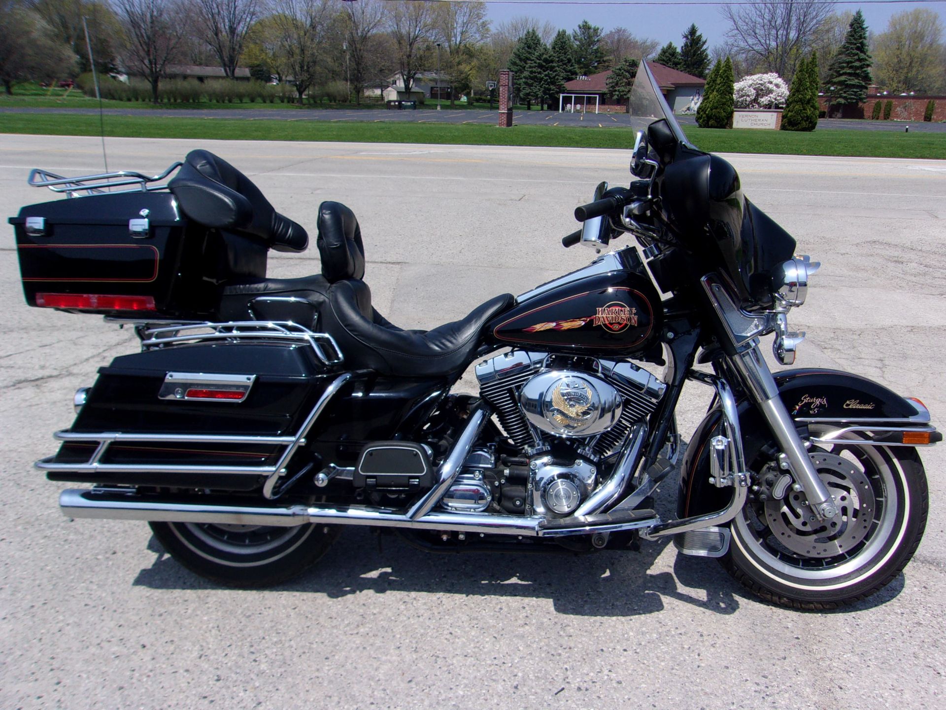 2001 Harley-Davidson FLHTC/FLHTCI Electra Glide® Classic in Mukwonago, Wisconsin - Photo 1