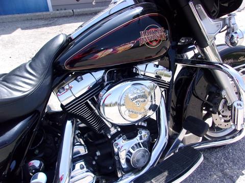 2001 Harley-Davidson FLHTC/FLHTCI Electra Glide® Classic in Mukwonago, Wisconsin - Photo 8