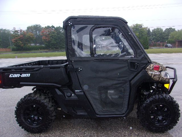 2021 Can-Am Defender DPS HD8 in Mukwonago, Wisconsin - Photo 1
