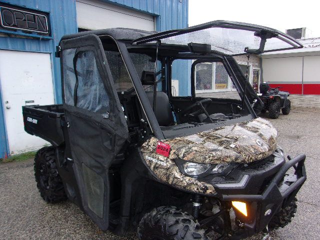2021 Can-Am Defender DPS HD8 in Mukwonago, Wisconsin - Photo 2