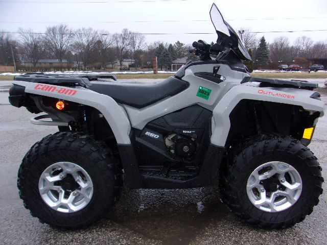 2016 Can-Am Outlander 650 in Mukwonago, Wisconsin - Photo 2