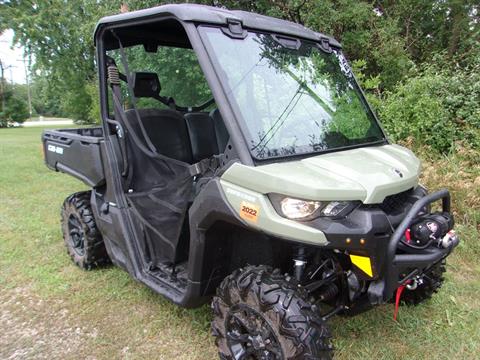 2018 Can-Am Defender DPS HD8 in Mukwonago, Wisconsin - Photo 2
