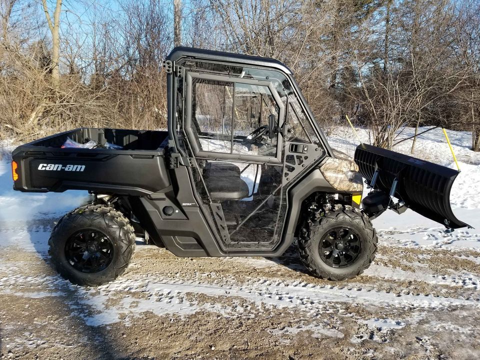 2022 Can-Am Defender DPS HD9 in Mukwonago, Wisconsin - Photo 1