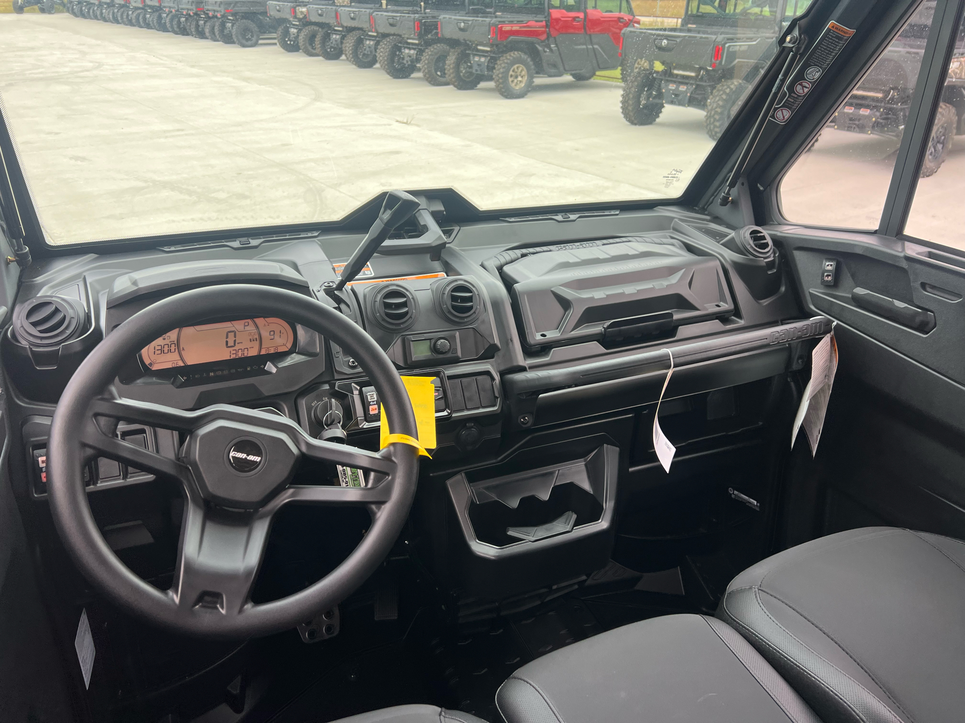 2025 Can-Am Defender MAX Limited in Clinton, Missouri - Photo 7