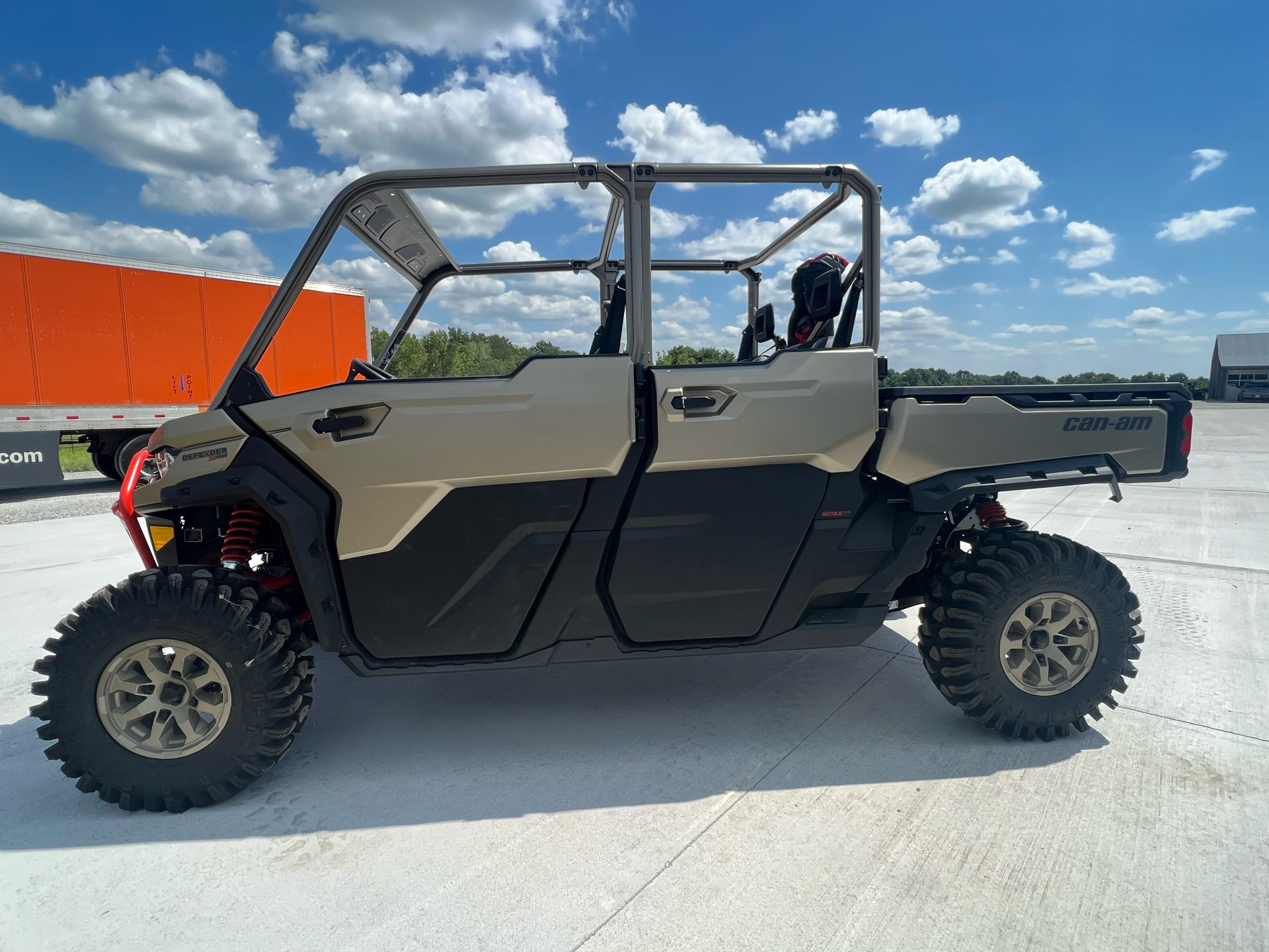 2023 Can-Am Defender MAX X MR With Half Doors HD10 in Clinton, Missouri - Photo 4