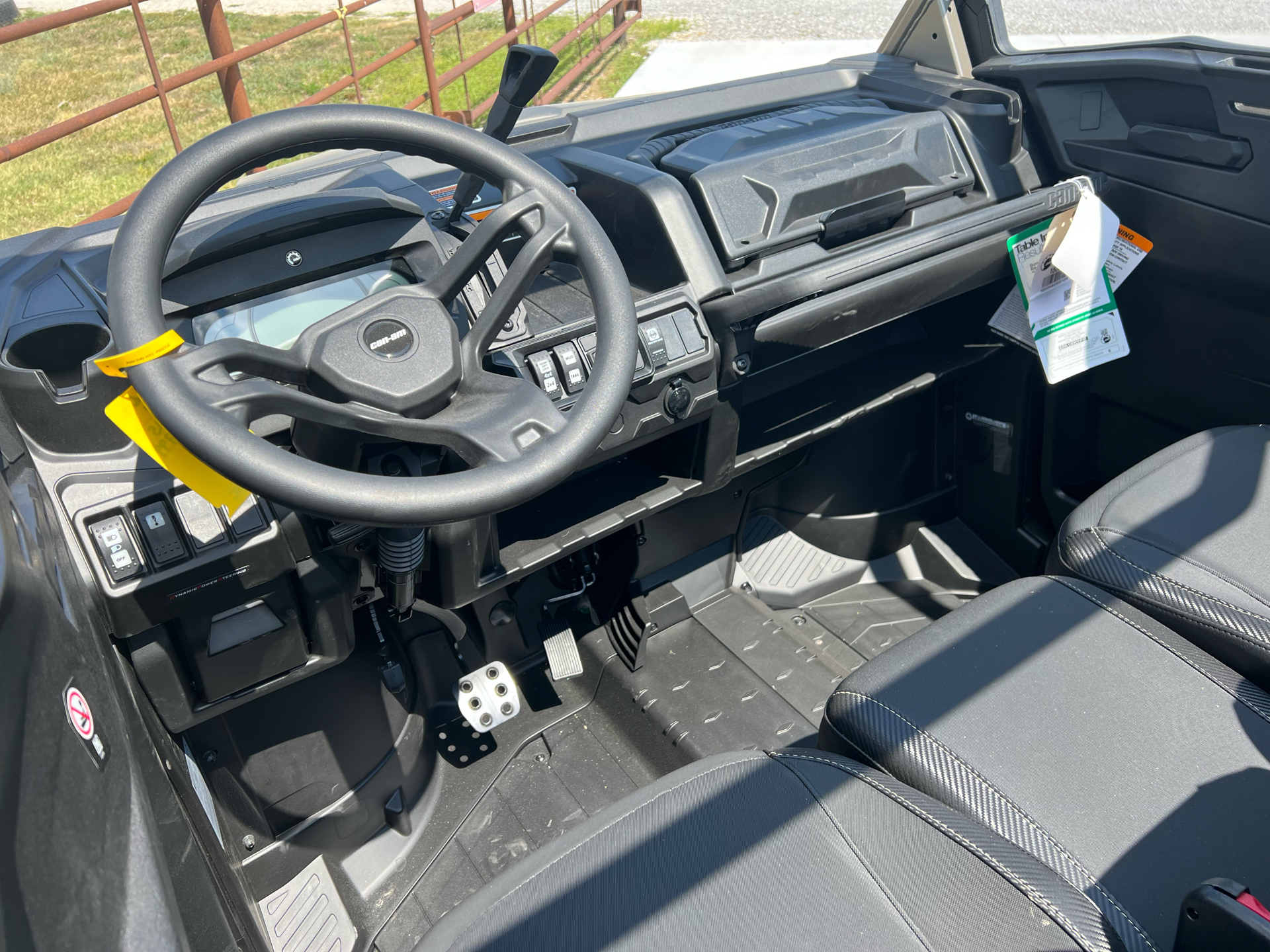 2023 Can-Am Defender MAX X MR With Half Doors HD10 in Clinton, Missouri - Photo 7