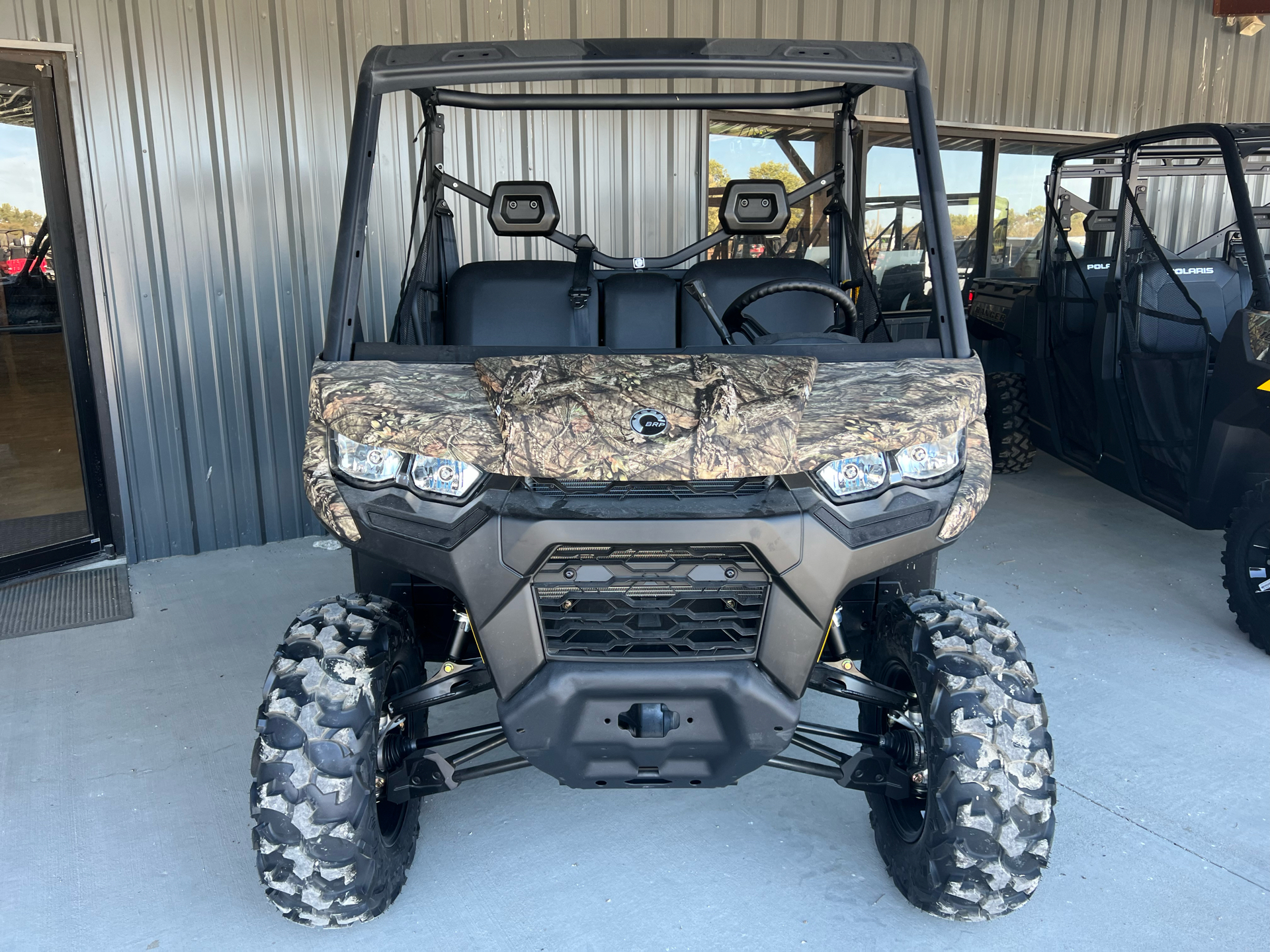 2023 Can-Am Defender DPS HD9 in Clinton, Missouri - Photo 2