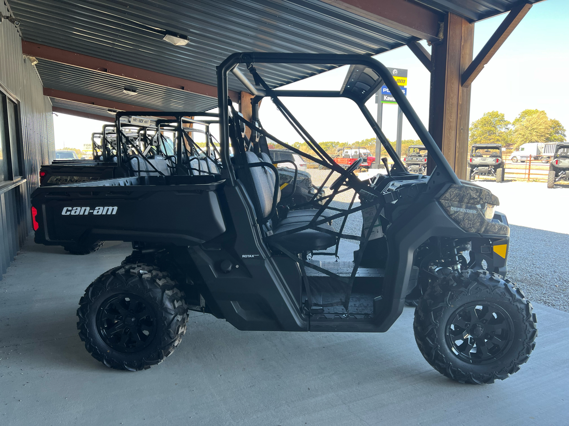 2023 Can-Am Defender DPS HD9 in Clinton, Missouri - Photo 9