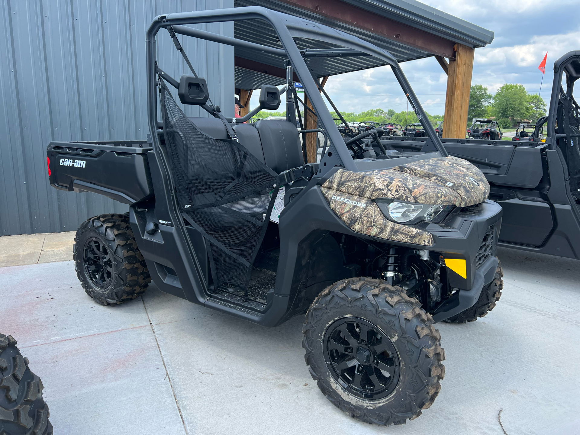 2023 Can-Am Defender DPS HD9 in Clinton, Missouri - Photo 1