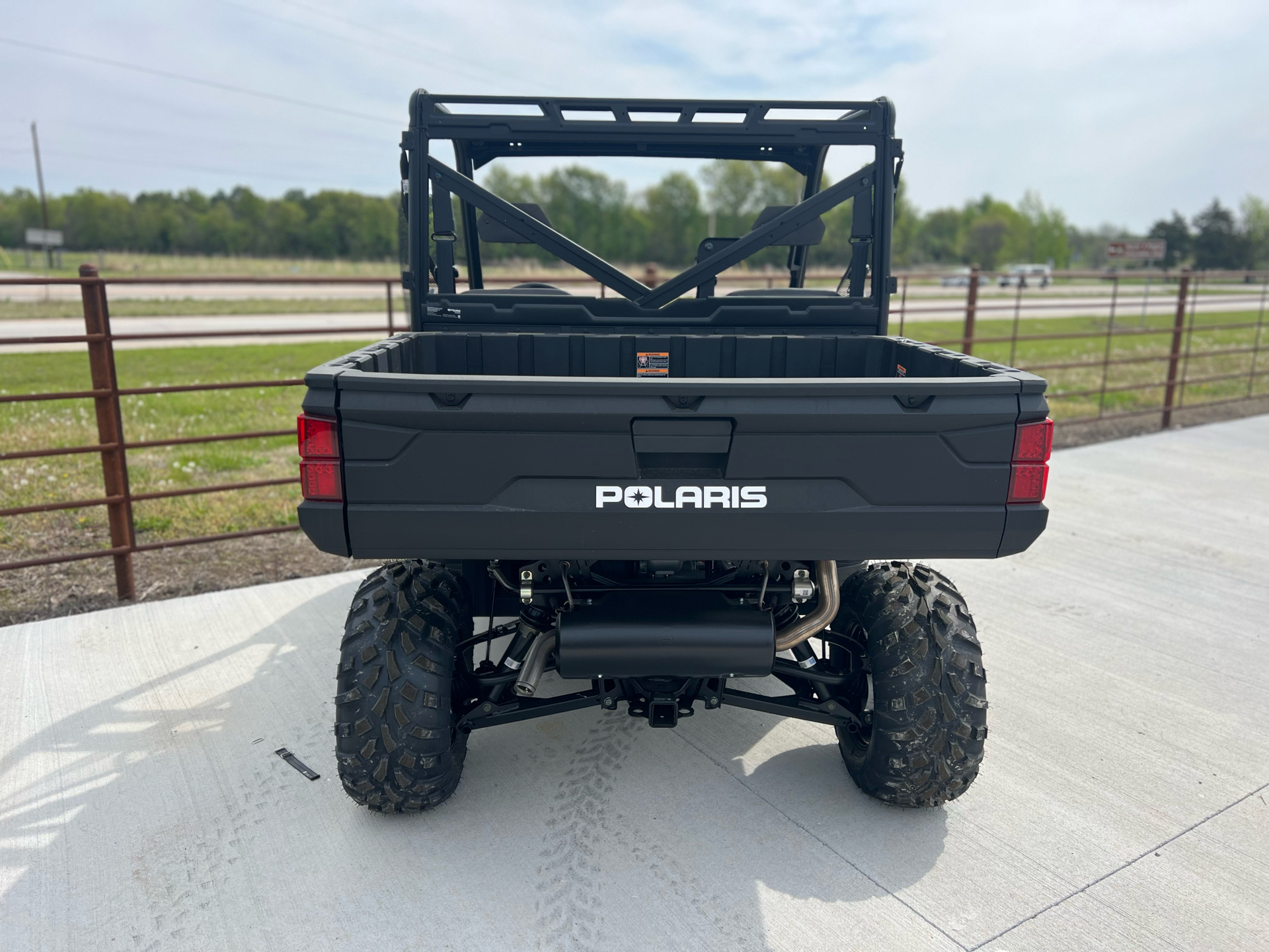 2023 Polaris Ranger 1000 Sport EPS in Clinton, Missouri - Photo 2