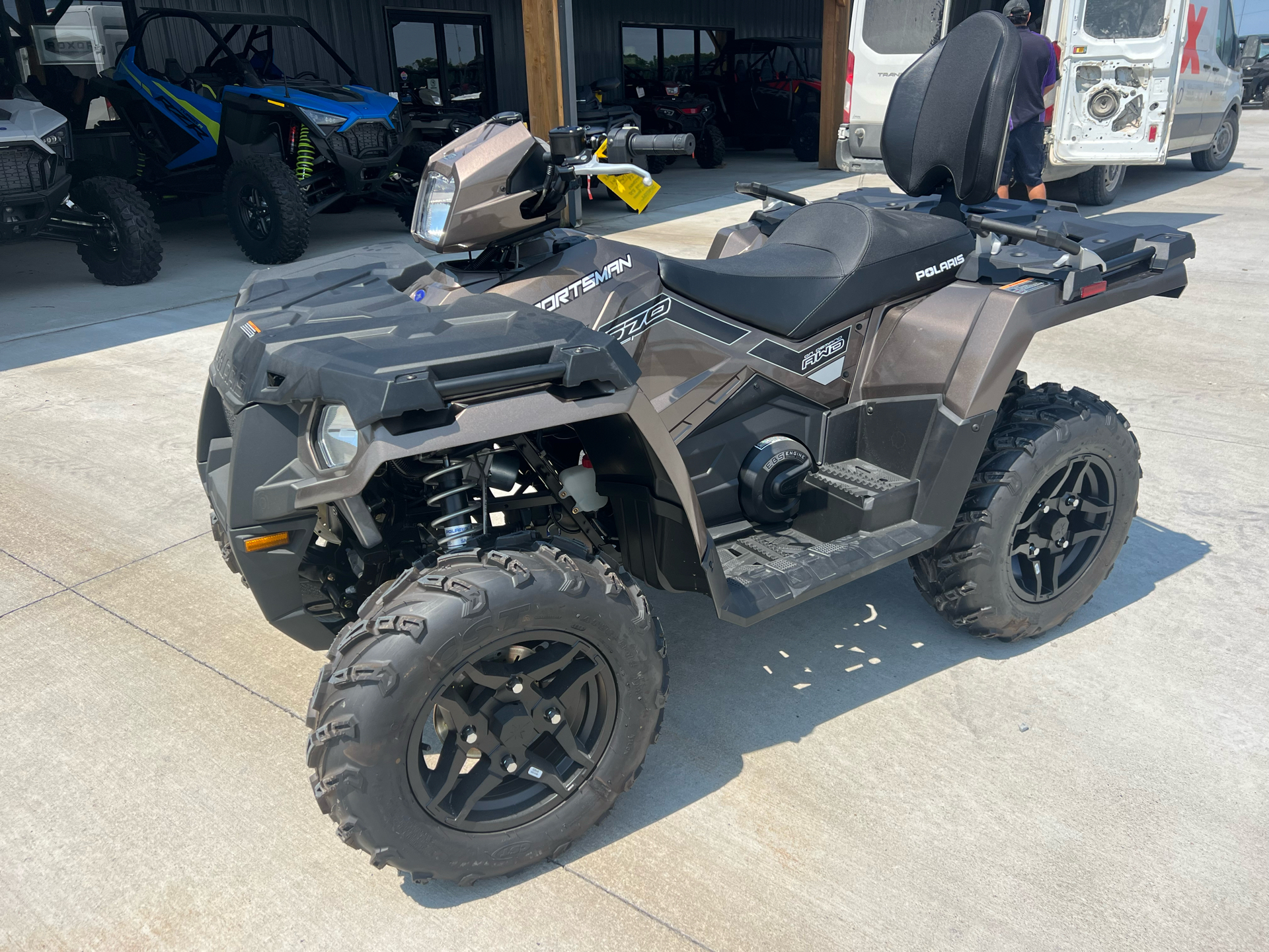 2024 Polaris Sportsman Touring 570 Premium in Clinton, Missouri - Photo 2