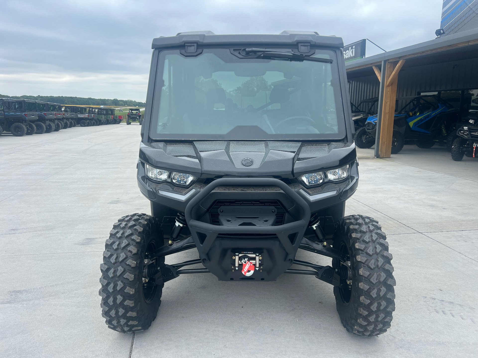 2025 Can-Am Defender MAX Lone Star CAB in Clinton, Missouri - Photo 3