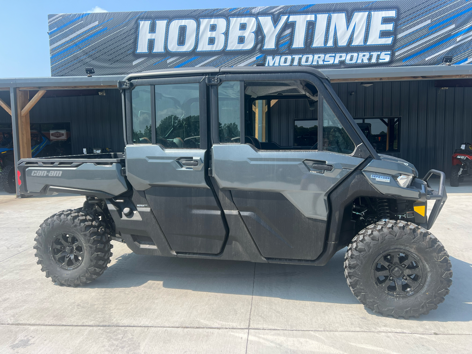 2024 Can-Am Defender MAX Limited in Clinton, Missouri - Photo 2