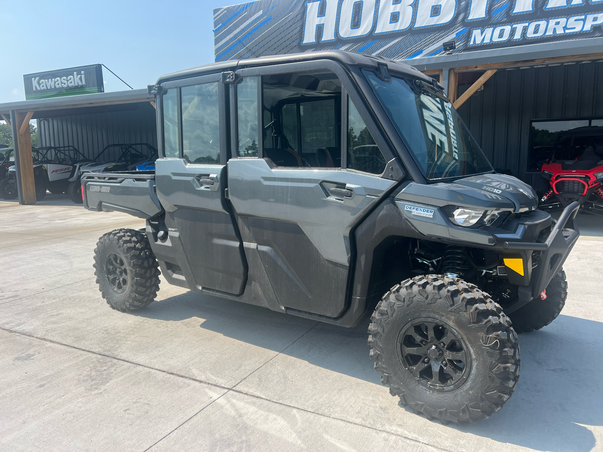 2024 Can-Am Defender MAX Limited in Clinton, Missouri - Photo 1