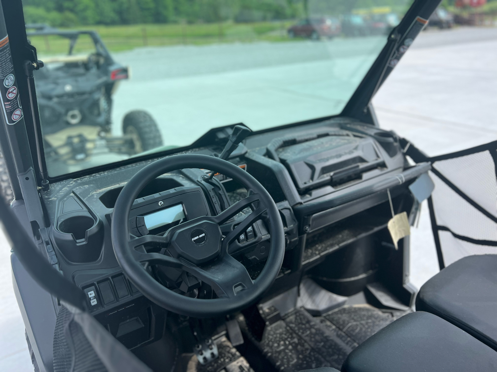 2023 Can-Am Defender DPS HD10 in Clinton, Missouri - Photo 8