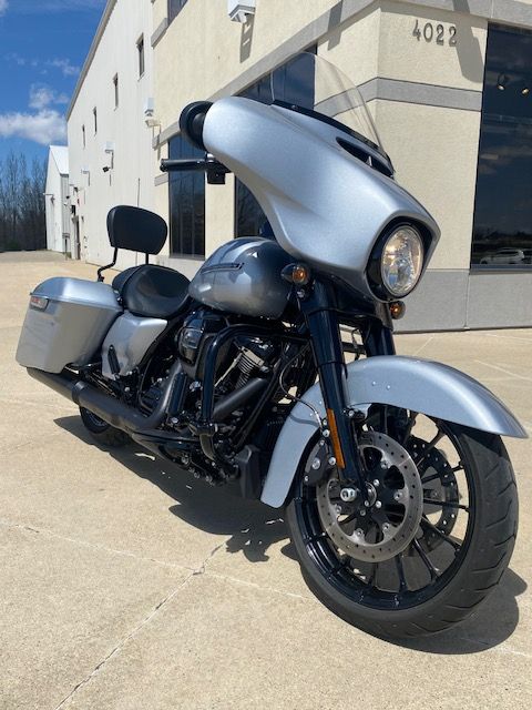 2019 Harley-Davidson Street Glide® Special in Waterloo, Iowa - Photo 2