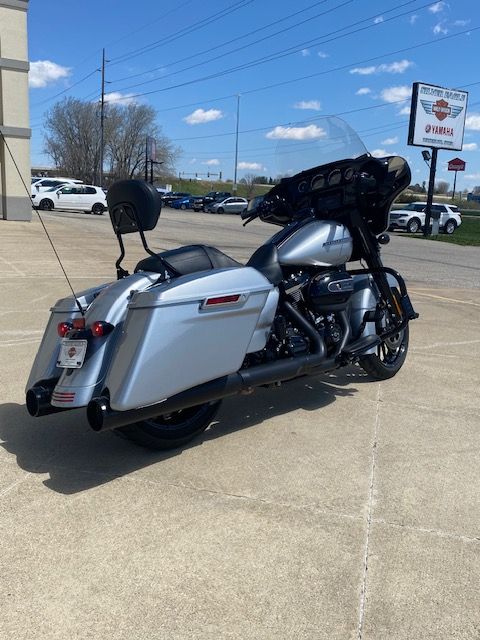 2019 Harley-Davidson Street Glide® Special in Waterloo, Iowa - Photo 4