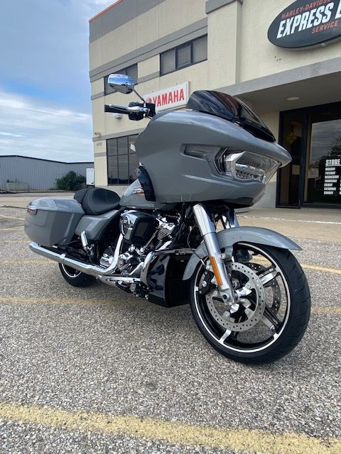 2024 Harley-Davidson Road Glide® in Waterloo, Iowa - Photo 2