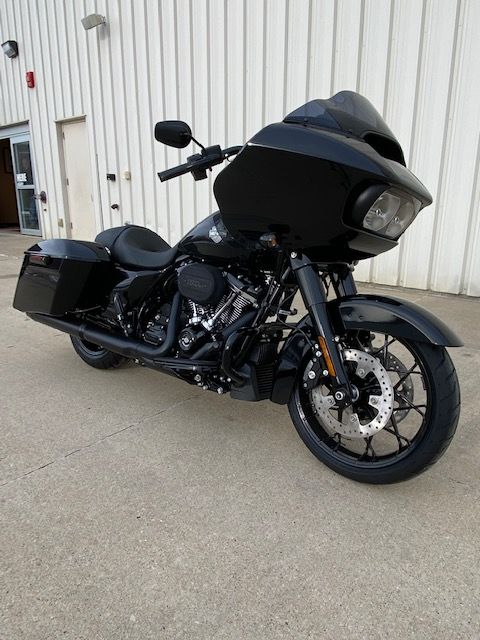 2023 Harley-Davidson Road Glide® Special in Waterloo, Iowa - Photo 2