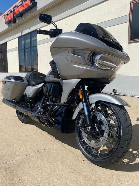 2023 Harley-Davidson CVO™ Road Glide® in Waterloo, Iowa - Photo 2