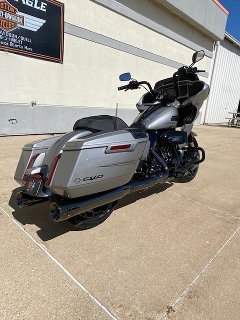 2023 Harley-Davidson CVO™ Road Glide® in Waterloo, Iowa - Photo 5