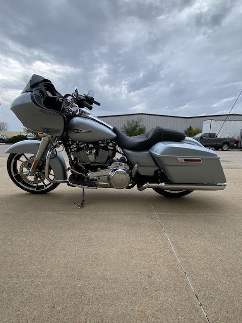 2023 Harley-Davidson Road Glide® in Waterloo, Iowa - Photo 6