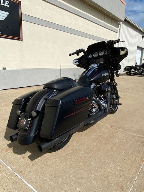 2014 Harley-Davidson Street Glide® Special in Waterloo, Iowa - Photo 4