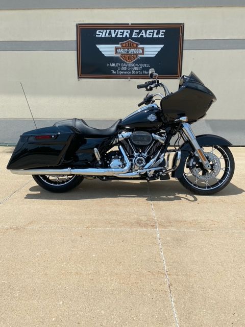 2021 Harley-Davidson Road Glide® Special in Waterloo, Iowa - Photo 2
