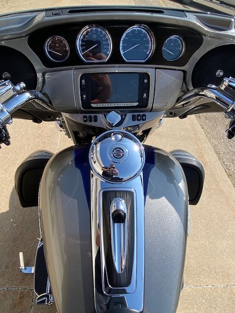 2017 Harley-Davidson CVO™ Limited in Waterloo, Iowa - Photo 10