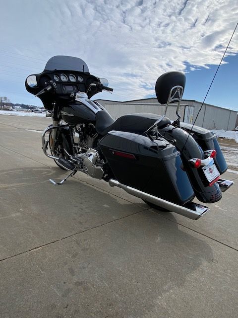 2014 Harley-Davidson Street Glide® in Waterloo, Iowa - Photo 6